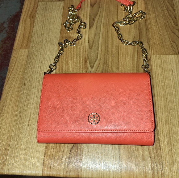 TORY BURCH Red Leather Robinson Chain Link Crossbody Wallet - Picture 14 of 15